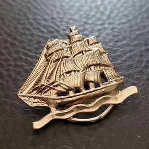 VTG Jeri-Lou scarf clip